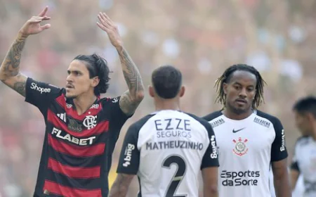 NO CLÁSSICO DAS MULTIDÕES FLAMENGO GOLEIA O CORINTHIANS NO MARACANÃ PELO BRASILEIRÃO