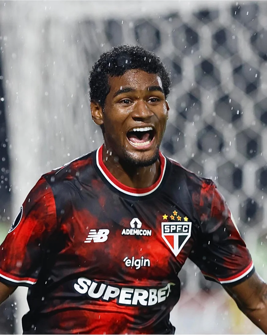SÃO PAULO VENCE FORA DE CASA