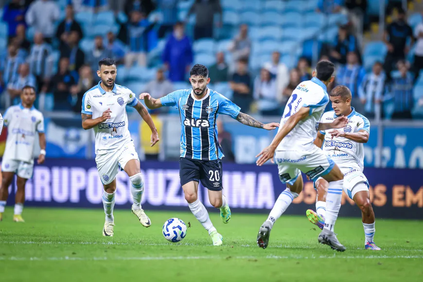 PRESIDENTE DO GRÊMIO SE REÚNE COM COMISSÃO DE ARBITRAGEM APÓS POLÊMICAS NA COPA DO BRASIL