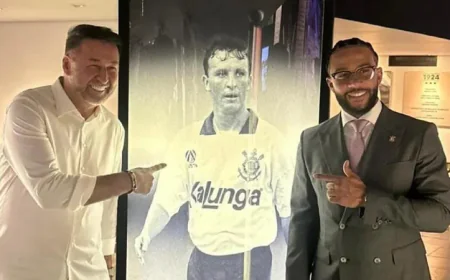 NETO REAGE A CRÍTICA DE DEPAY E DEFENDE LEGADO NO CORINTHIANS: RESPEITE A HISTÓRIA